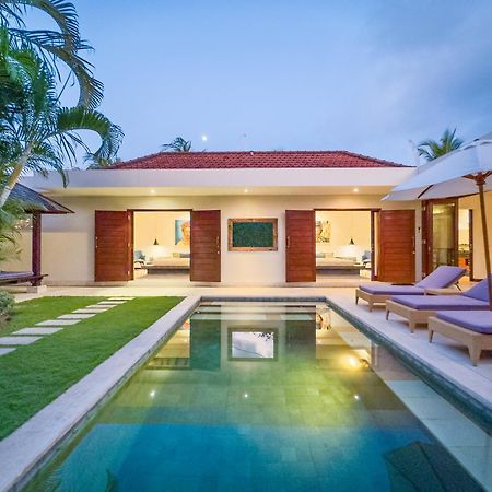 Villa Bugis Kayu Aya Seminyak Exterior foto